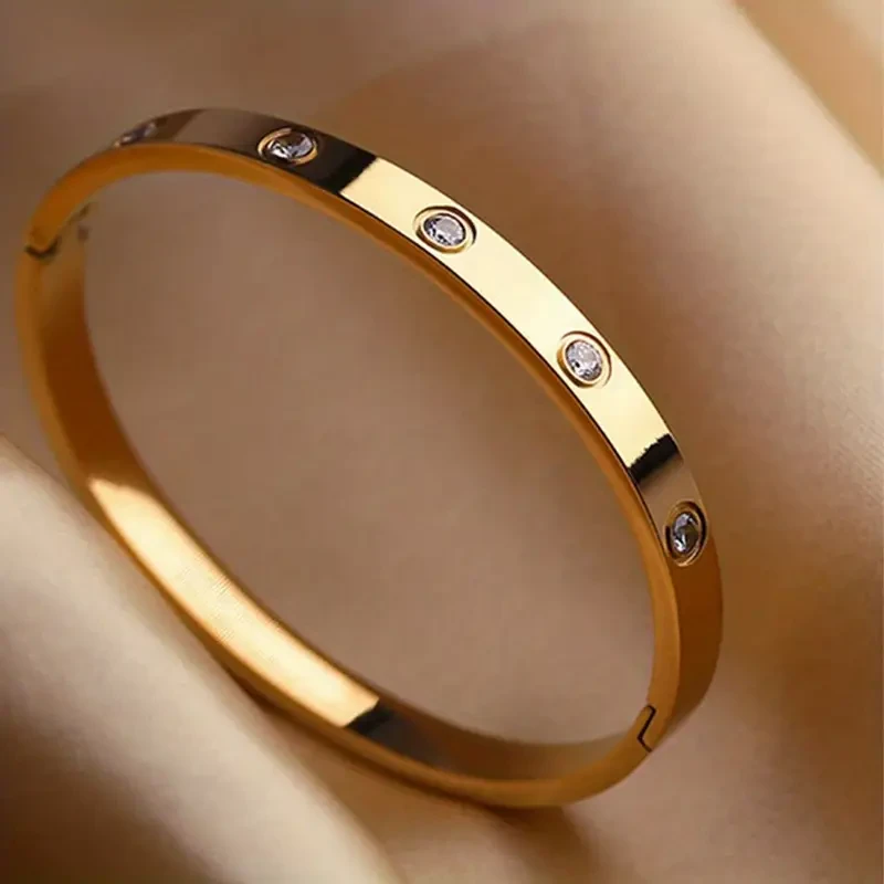 Titanium Steel Rhinestone Bangle – Niche Oval Hand Jewelry for Ladies