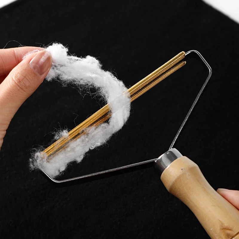 Portable Manual Lint Remover Brush – Pet Hair, Fabric Shaver, and Fuzz Cleaner for Sofa, Clothes, and More