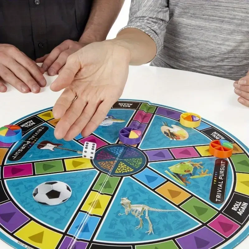 TRIVIAL PURSUIT Family Edition Card Game
