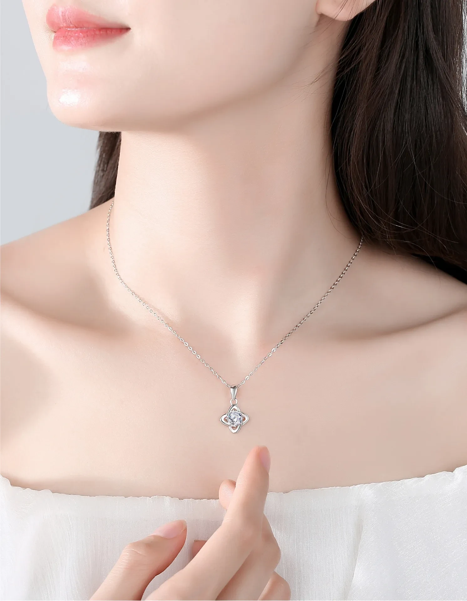 Simple Mosang Diamond Charm Pendant