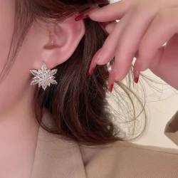 Elegant Snowflake Flower Earrings