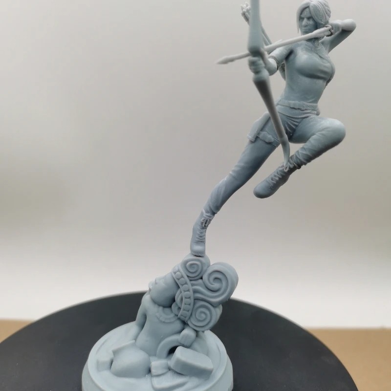 Laura’s Adventure Resin Figure 1/24 Scale 115mm Model Kit