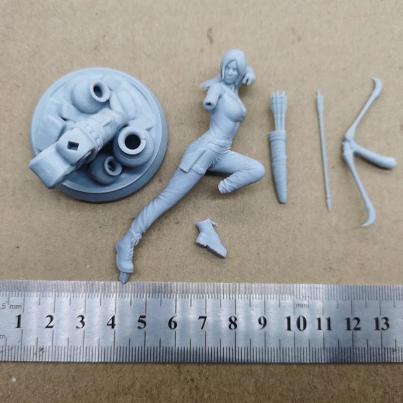 Laura’s Adventure Resin Figure 1/24 Scale 115mm Model Kit