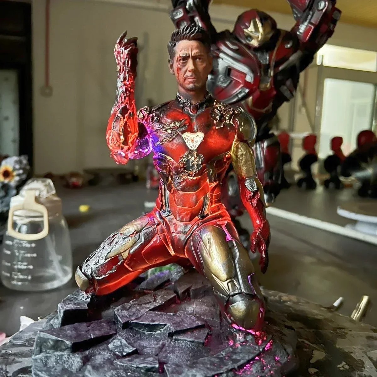 Iron Man Mk85 Snap Kneeling Statue – Avengers Endgame Anime Figure