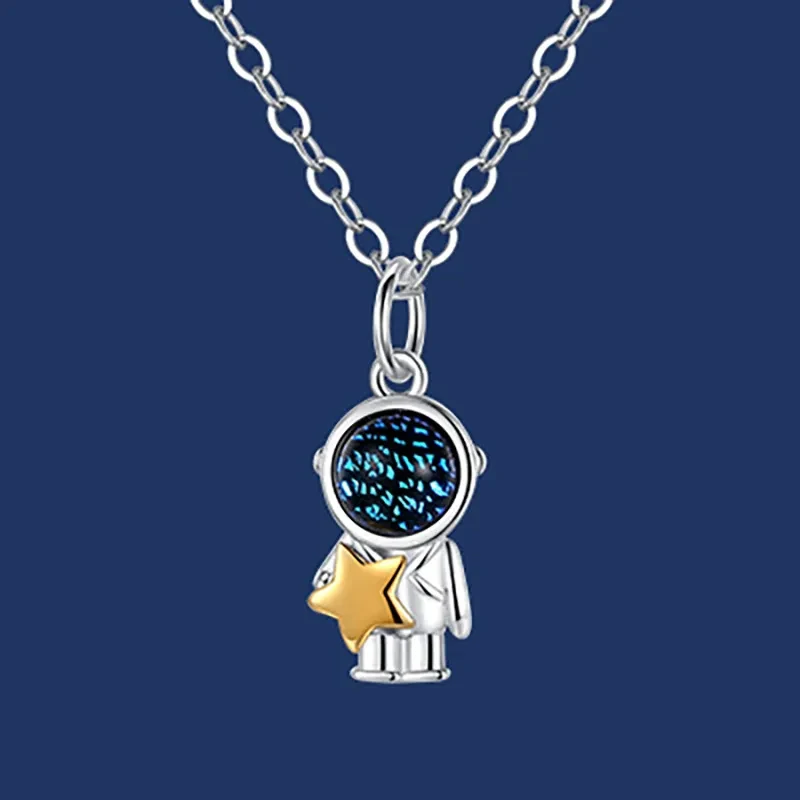Women's Fashionable Minimalist Spaceman Pendant Necklace