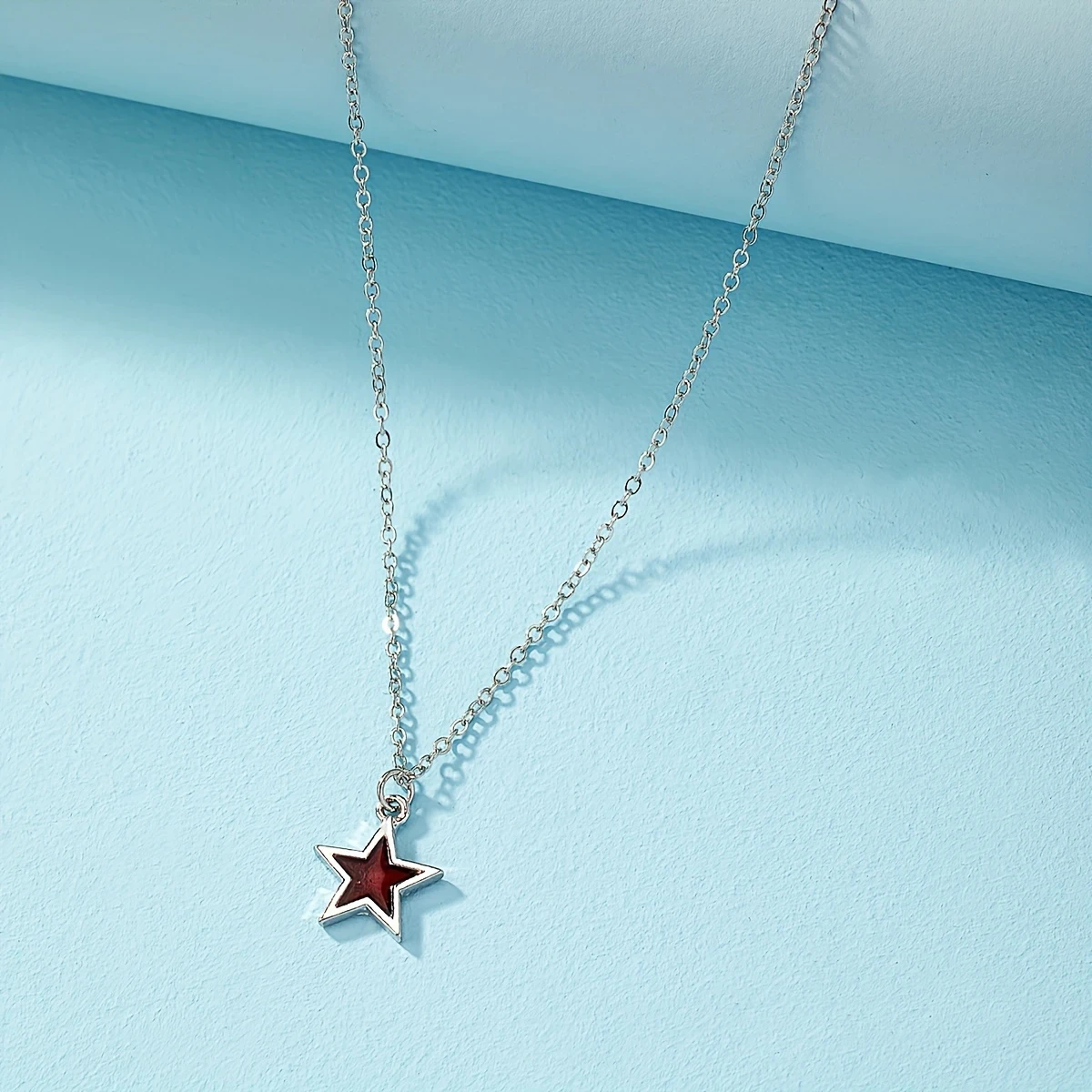 Elegant & Sexy Star Pendant Necklace for Women – Zinc Alloy, Perfect for Daily Wear or Vacation