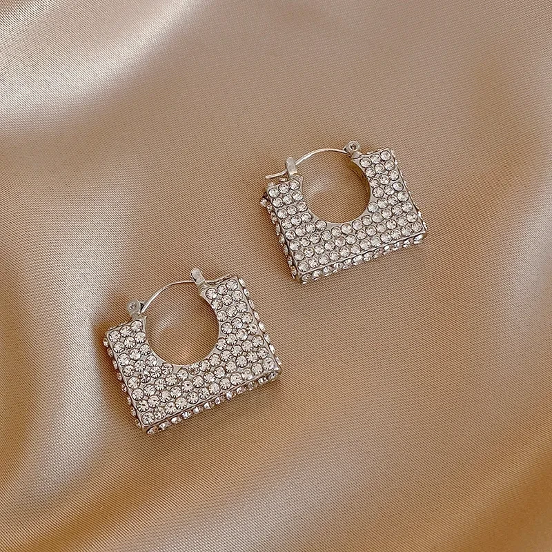 Fashion Simple Twist Ear Clip Advanced Sense